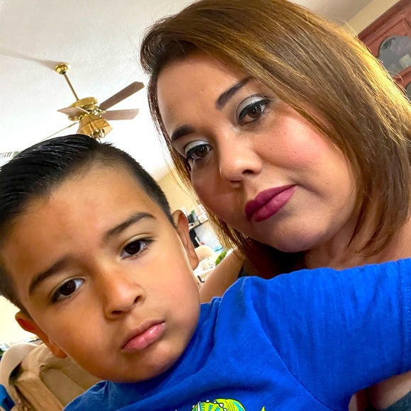 Meet your Posher, Mayra - Picture 2 of 2